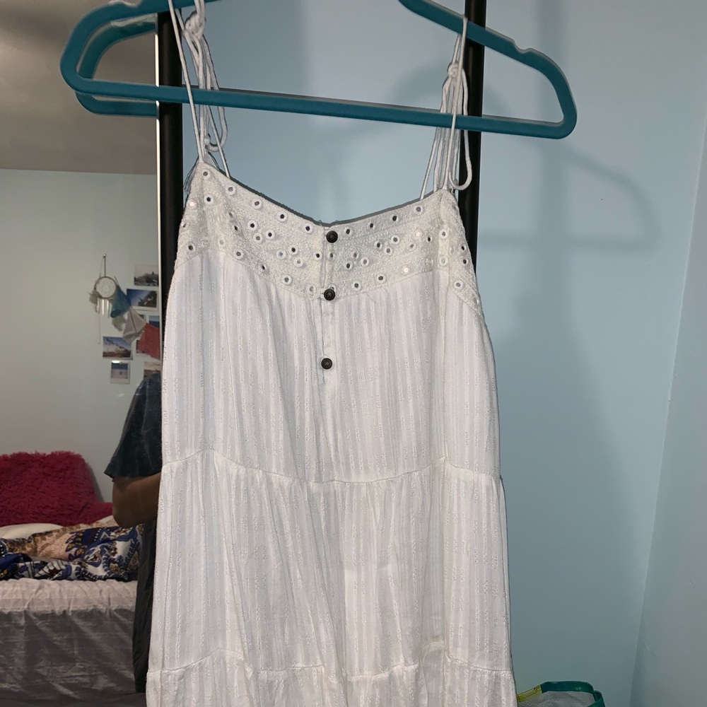 ✨American Eagle flowly white dress✨
